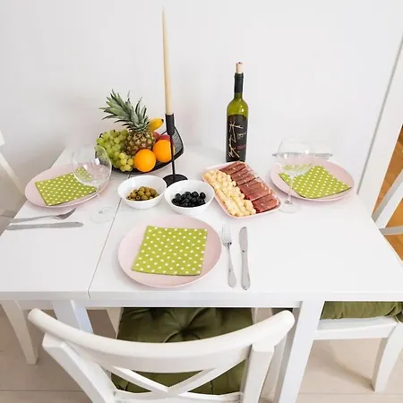 アパート Elena, Jakov - Newly Decorated ロゴズニッツァ