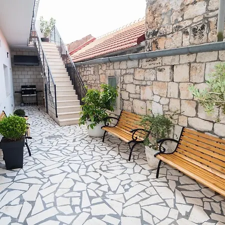 Elena, Jakov - Newly Decorated アパート *