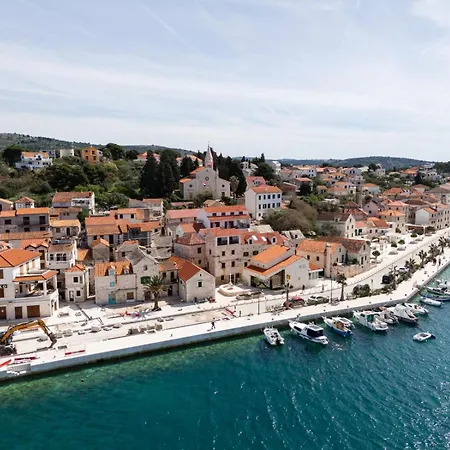 Elena, Jakov - Newly Decorated アパート