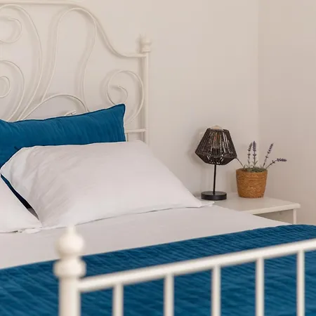 Elena, Jakov - Newly Decorated Apartament Rogoznica (Sibenik-Knin)