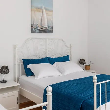 Apartament Elena, Jakov - Newly Decorated