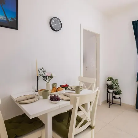 Apartament Elena, Jakov - Newly Decorated *
