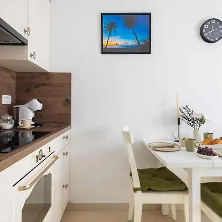 Elena, Jakov - Newly Decorated