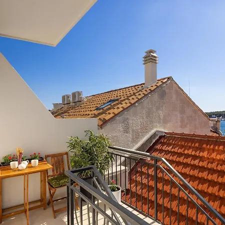 Apartament Elena, Jakov - Newly Decorated *