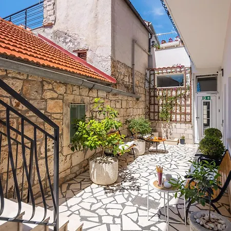 Elena, Jakov - Newly Decorated