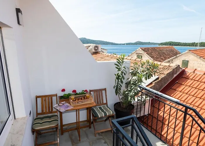 Elena, Jakov - Newly Decorated